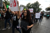 Lunes 10 de agosto del 2015. Tuxtla Gutiérrez. Jóvenes chiapanecos marchan esta tarde hacia el centro de la ciudad en contra del asesinato de mujeres en México, protesta derivada de la cercanía con las víctimas de la Col. Narvarte en la ciudad de México