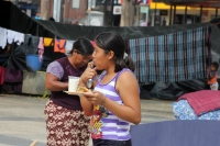 Lunes 24 de junio del 2013. Tuxtla Gutiérrez. El parque central se encuentra convertido en un verdadero campo de refugiados para los desplazados por la violencia entre campesinos indÃgenas pertenecientes a la Casa del Pueblo. Lunes 24 de junio del 2013. Tuxtla Gutiérrez. El parque central se encuentra convertido en un verdadero campo de refugiados para los desplazados por la violencia entre campesinos indÃgenas pertenecientes a la Casa del Pueblo.