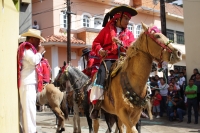 Lunes 19 de enero del 2014. Venustiano Carranza. Los indígenas tsotsiles de La Antigua San Bartolome de los Llanos (Venustiano Carranza) recorren en procesión las calles principales de esta comunidad de la depresión central de Chiapas para posteriormente 