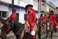 Lunes 19 de enero del 2014. Venustiano Carranza. Los indígenas tsotsiles de La Antigua San Bartolome de los Llanos (Venustiano Carranza) recorren en procesión las calles principales de esta comunidad de la depresión central de Chiapas para posteriormente 