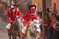 Lunes 19 de enero del 2014. Venustiano Carranza. Los indígenas tsotsiles de La Antigua San Bartolome de los Llanos (Venustiano Carranza) recorren en procesión las calles principales de esta comunidad de la depresión central de Chiapas para posteriormente 