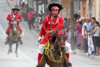 Martes 19 de enero del 2016. Venustiano Carranza. Los Carrerantes. El recorrido que se realiza a las iglesias de San Pedro y San Sebastián por los indígenas tsotsiles llena de colorido las calles de la localidad conocida como La Antigua San Bartolomé de l