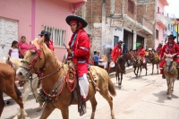 Vernes 24 de agosto del 2012. Venstiano Carranza, Chiapas. “Los Carrerantes”. Los indigenas tsotsiles recorren las calles durante las fiestas pratornales de la comunidad durante los meses de enero, abril y agosto siendo la fiesta de San Bartolome una de l