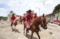Vernes 24 de agosto del 2012. Venstiano Carranza, Chiapas. “Los Carrerantes”. Los indigenas tsotsiles recorren las calles durante las fiestas pratornales de la comunidad durante los meses de enero, abril y agosto siendo la fiesta de San Bartolome una de l