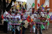 Vernes 24 de agosto del 2012. Venstiano Carranza, Chiapas. “Los Carrerantes”. Los indigenas tsotsiles recorren las calles durante las fiestas pratornales de la comunidad durante los meses de enero, abril y agosto siendo la fiesta de San Bartolome una de l Vernes 24 de agosto del 2012. Venstiano Carranza, Chiapas. “Los Carrerantes”. Los indigenas tsotsiles recorren las calles durante las fiestas pratornales de la comunidad durante los meses de enero, abril y agosto siendo la fiesta de San Bartolome una de l