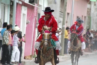 Martes 19 de enero del 2016. Venustiano Carranza. Los Carrerantes.  El recorrido que se realiza a las iglesias de San Pedro y San Sebastián por los indígenas tsotsiles llena de colorido las calles de la localidad conocida como La Antigua San Bartolomé de 