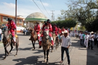 Viernes 19 de enero del 2018. Venustiano Carranza. Los Carrerantes de La San Bartolomé de los Llanos. Cabalgando y ataviados de rojo y cascabeles, los indÃÂgenas recorren las calles entre las iglesias de San Sebastián y San Pedro durante la vÃÂspera de Viernes 19 de enero del 2018. Venustiano Carranza. Los Carrerantes de La San Bartolomé de los Llanos. Cabalgando y ataviados de rojo y cascabeles, los indÃÂgenas recorren las calles entre las iglesias de San Sebastián y San Pedro durante la vÃÂspera de