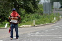 Sábado 16 de julio de 016. Tuxtla Gutiérrez. El movimiento magisterial durante la manifestación en la caseta de cobro de la autopista Tuxtla Gutiérrez-San Cristóbal de las Casas.
