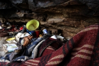 Marzo 5 de 2014. Tuxtla Gutiérrez. Un anciano pasa sus últimos días en la cueva que ha habitado desde que saliera en libertad del antiguo penal de Cerro Hueco hace más de 20 años. Enfermo y sin poder reintegrarse socialmente ha vivido en la zona de la res