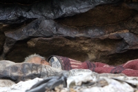 Marzo 5 de 2014. Tuxtla Gutiérrez. Un anciano pasa sus últimos días en la cueva que ha habitado desde que saliera en libertad del antiguo penal de Cerro Hueco hace más de 20 años. Enfermo y sin poder reintegrarse socialmente ha vivido en la zona de la res