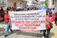 Domingo 15 de septiembre del 2013. San Cristóbal de las Casas. Aspectos de la marcha  de Solidaridad con la lucha del magisterio chiapaneco por parte de las familias y agrupaciones coletas.