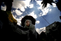 Especial domingo 14 de febrero. Las fiestas del Carnaval de los indígenas Zoques de de la depresión central de Chiapas, se realiza con algarabía y danzas tradicionales como sucede este día en la comunidad de Coita donde este medio día se llevo a cabo el d