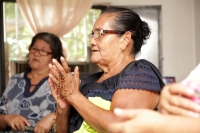 Sábado 8 de julio del 2017. Tuxtla Gutiérrez. Celebración zoque de las Chavelitas. La casa de doña Magnolia en Plan de Ayala recibe alrededor de su altar a la comunidad zoque quienes realizan los rituales propios de las imágenes de  Santa Isabel de Hungrí