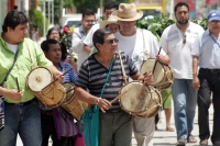 Sábado 8 de julio del 2017. Tuxtla Gutiérrez. Celebración zoque de las Chavelitas. La casa de doña Magnolia en Plan de Ayala recibe alrededor de su altar a la comunidad zoque quienes realizan los rituales propios de las imágenes de  Santa Isabel de Hungrí