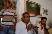 Noviembre 19 de noviembre del 2017. Tuxtla Gutiérrez. Los músicos Zoques de Chiapas se reúnen durante el encuentro de tamboreros y piteros para celebrar la continuidad de las costumbres dentro de esta comunidad indí­gena de Chiapas.
