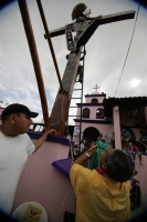 Sábado 25 de diciembre. Los habitantes del Barrio el Cerrito de Tuxtla Gutiérrez celebran la inauguración del Reloj y del Cristo de la ermita de la cofradía zoque ubicada en la 2 av. Sur entre las calles 6ª y 7ª poniente junto con las festividades tradici