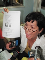 San Cristóbal de Las Casas, Chis. 16 de Mayo. Un pequeño grupo de estudiantes del CBTIS 92, ubicado en San Cristóbal de Las Casas, apoyó este lunes la salida de la directora Jerónima Toledo Villalobos.