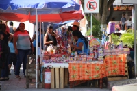Foto/Carlos Estaban. Viernes 30 de diciembre del 2016. Berriozábal. Los vendedores de fuegos artificiales trasladan los puestos de ventas a esta ciudad ubicada al poniente de Tuxtla Gutiérrez.