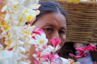 Viernes 3 de abril del 2015. Chiapa de Corzo. Viacrucis. Los Chamales y Ramilletes son als ofrendas elaboradas con flor de mayo que se elaboran en las fiestas patronales de esta comunidad de la ribera del Grijalva. Viernes 3 de abril del 2015. Chiapa de Corzo. Viacrucis. Los Chamales y Ramilletes son als ofrendas elaboradas con flor de mayo que se elaboran en las fiestas patronales de esta comunidad de la ribera del Grijalva.