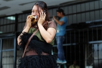 Viernes 14 de diciembre del 2018. Tuxtla Gutiérrez. Una indí­gena Chamula espera en la plaza central de la ciudad.