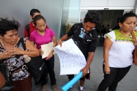 Jueves 6 de febrero del 2014. Tuxtla Gutiérrez. Familiares del migrante conocido como El Chancha desaparecido en la costa de Chiapas llegan este medio día a las instalaciones de la Secretaria de Relaciones exteriores en este estado del sureste de México d