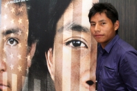 Miércoles 21 de mayo del 2014. Tuxtla Gutiérrez. El joven Rodolfo Dominguez “Chauk” originario de la comunidad Tsotsil Chalchihuitan y co-protagonista de la película mexicana La Jaula de Oro durante la premier de la cinta en un conocido cine de la capital