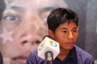 Miércoles 21 de mayo del 2014. Tuxtla Gutiérrez. El joven Rodolfo Dominguez “Chauk” originario de la comunidad Tsotsil Chalchihuitan y co-protagonista de la película mexicana La Jaula de Oro durante la premier de la cinta en un conocido cine de la capital