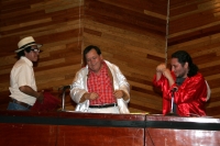 La pela del siglo...! Ulises Mandujano "El Dandy Perez" vs "El periquillo" Navo, lectura de cuentos y poesía que se llevó a cabo esta noche en el Centro Cultural Jaime Sabines.