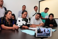 Jueves 11 de enero del 2018. Tuxtla Gutiérrez.  Familiares de los detenidos durante el desalojo de los manifestantes de San Pedro Chenalho en conferencia de prensa piden la libertad de los detenidos