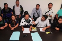 Jueves 11 de enero del 2018. Tuxtla Gutiérrez.  Familiares de los detenidos durante el desalojo de los manifestantes de San Pedro Chenalho en conferencia de prensa piden la libertad de los detenidos