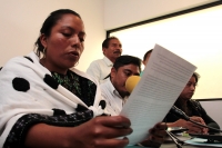 Jueves 11 de enero del 2018. Tuxtla Gutiérrez.  Familiares de los detenidos durante el desalojo de los manifestantes de San Pedro Chenalho en conferencia de prensa piden la libertad de los detenidos