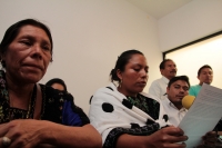 Jueves 11 de enero del 2018. Tuxtla Gutiérrez.  Familiares de los detenidos durante el desalojo de los manifestantes de San Pedro Chenalho en conferencia de prensa piden la libertad de los detenidos