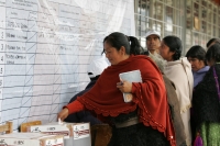 Domingo 21 de noviembre. Las elecciones extraordinarias para el elección del presidente municipal de San Juan Chamula se llevan a cabo esta mañana en los parajes y comunidades de esta localidad de los altos de Chiapas.