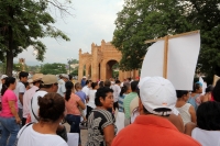 Jueves 17 de agosto del 2017. Chiapa de Corzo. Los familiares de los detenidos por los enfrentamientos durante la llegada de EPN a Chiapa de Corzo se manifiestan acompañados de organizaciones sociales y magisteriales esta tarde.