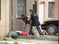 Zarate / Chihuahua /Imágenes de hace 3 horas de las ejecuciones de varios sujetos en las calles de Ciudad Juárez, Chihuahua.