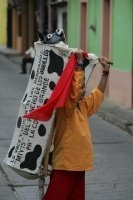 Miércoles 12 de enero. Los núcleos familiares de Chiapa de Corzo se organizan para realizar los preparativos de las fiestas patronales de San Sebastián realizando actividades festivas mientras elaboran las enramas, los vestidos y trajes que se usaran dura
