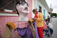 Miércoles 12 de enero. Los núcleos familiares de Chiapa de Corzo se organizan para realizar los preparativos de las fiestas patronales de San Sebastián realizando actividades festivas mientras elaboran las enramas, los vestidos y trajes que se usaran dura