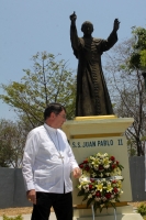 Lunes 11 de mayo del 2015. Tuxtla Gutiérrez. Christophe Pierre, Nuncio Apostólico en México, visita el estado de Chiapas en el Jardín de la Primavera o Pumpushutí, lugar donde hace 25 años se reuniera el Papa Juan Pablo Segundo con indígenas zoques y la c