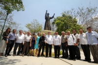 Lunes 11 de mayo del 2015. Tuxtla Gutiérrez. Christophe Pierre, Nuncio Apostólico en México, visita el estado de Chiapas en el JardÃn de la Primavera o PumpushutÃ, lugar donde hace 25 años se reuniera el Papa Juan Pablo Segundo con indÃgenas zoques y la c Lunes 11 de mayo del 2015. Tuxtla Gutiérrez. Christophe Pierre, Nuncio Apostólico en México, visita el estado de Chiapas en el JardÃn de la Primavera o PumpushutÃ, lugar donde hace 25 años se reuniera el Papa Juan Pablo Segundo con indÃgenas zoques y la c