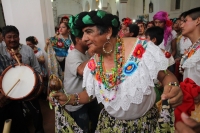 Sábado 14 de enero del 2017. Chiapa de Corzo. Las Chuntá son personajes vestidos a la usanza de las mujeres indígenas de la de presión central de Chiapas quienes recorren las calles de esta colonial ciudad de la ribera del rio Grijalva gritando vivas y ba