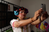 Jueves 8 de enero del 2016. Chiapa de Corzo. Las Chuntaes. Los danzantes bailan y gritan en las calles de esta comunidad de la ribera del Grijalva dando inicio a los festejos de las festividades de enero en esta localidad ubicada a 17 kilometros de la cap