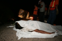 Un autobús de enfermos diabéticos y sus familiares se accidenta en el km 145 de la carretera Tuxtla Gutiérrez-Las Choapas. Al momento se reportan 6 personas fallecidas en el lugar y un número indeterminados de heridos trasladados a Tuxtla.