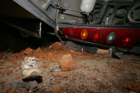 Un autobús de enfermos diabéticos y sus familiares se accidenta en el km 145 de la carretera Tuxtla Gutiérrez-Las Choapas. Al momento se reportan 6 personas fallecidas en el lugar y un número indeterminados de heridos trasladados a Tuxtla.