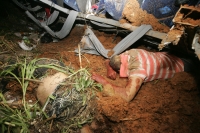 Un autobús de enfermos diabéticos y sus familiares se accidenta en el km 145 de la carretera Tuxtla Gutiérrez-Las Choapas. Al momento se reportan 6 personas fallecidas en el lugar y un número indeterminados de heridos trasladados a Tuxtla.