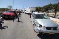 Lunes 14 de marzo. Un aparatoso accidente ocasiono que el trafico en el libramiento norte fuera más pesado que de costumbre. Este Accidente fue provocado por el exceso de velocidad entre una camioneta y un auto compacto quienes se golpearon de costado al 