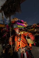 Lunes 7 de marzo. Los danzantes del Caranval Zoque coiteco recorren las calles de Ocosocuautla bailando y gritando dentro de la guerra de talco que caracteriza a esta fiesta de la depresión central del estado de Chiapas.