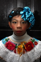 Jueves 8 de enero del 2014. Chiapa de Corzo. Las Chuntaes. Los danzantes vestidos a la usanza de las mujeres de la depresión central de Chiapas bailan y gritan en las calles de esta comunidad ribereña haciendo el llamado a la fiesta, algarabía y arrechura