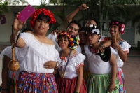 Domingo 10 de diciembre del 2016. Chiapa de Corzo. El grupo de estudiantes y maestros del CONALEP-Chiapa de Corzo, realiza el tradicional recorrido de Chuntaes por las principales calles y ermitas de esta colonial ciudad de la ribera del Rio Grijalva.