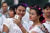 Domingo 10 de diciembre del 2016. Chiapa de Corzo. El grupo de estudiantes y maestros del CONALEP-Chiapa de Corzo, realiza el tradicional recorrido de Chuntaes por las principales calles y ermitas de esta colonial ciudad de la ribera del Rio Grijalva.