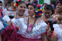 Domingo 10 de diciembre del 2016. Chiapa de Corzo. El grupo de estudiantes y maestros del CONALEP-Chiapa de Corzo, realiza el tradicional recorrido de Chuntaes por las principales calles y ermitas de esta colonial ciudad de la ribera del Rio Grijalva.